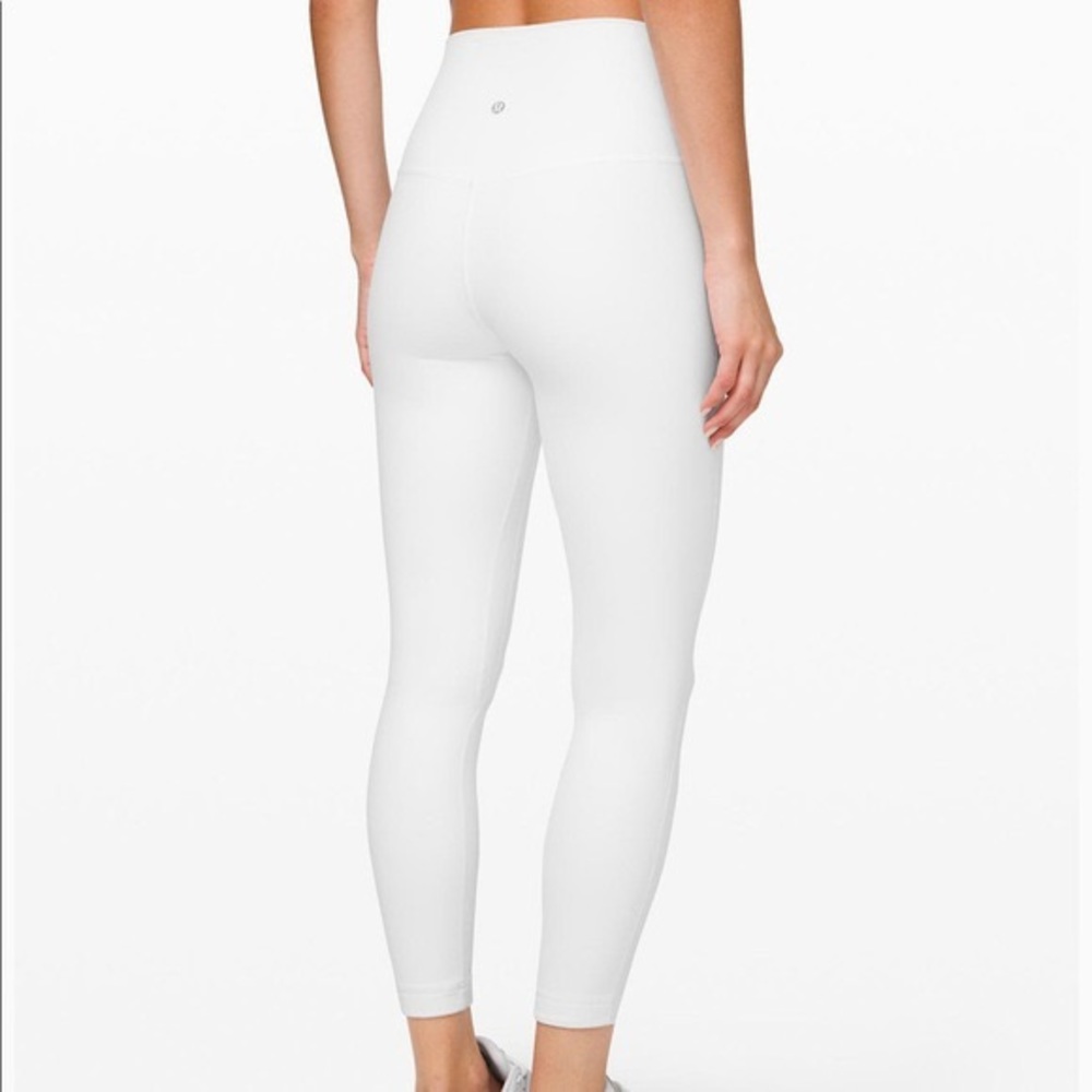 WHITE LULULEMON ALIGNS